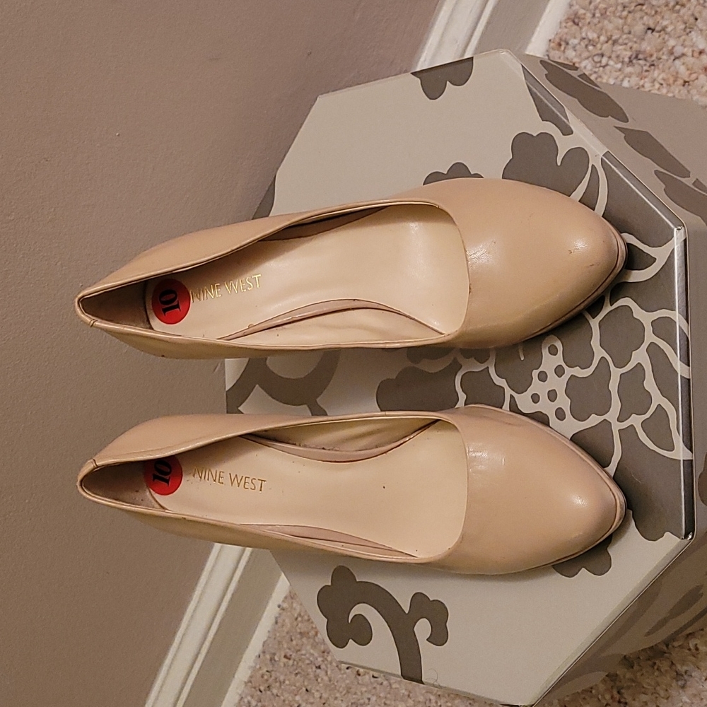 Nine West Platform Pump size 10M